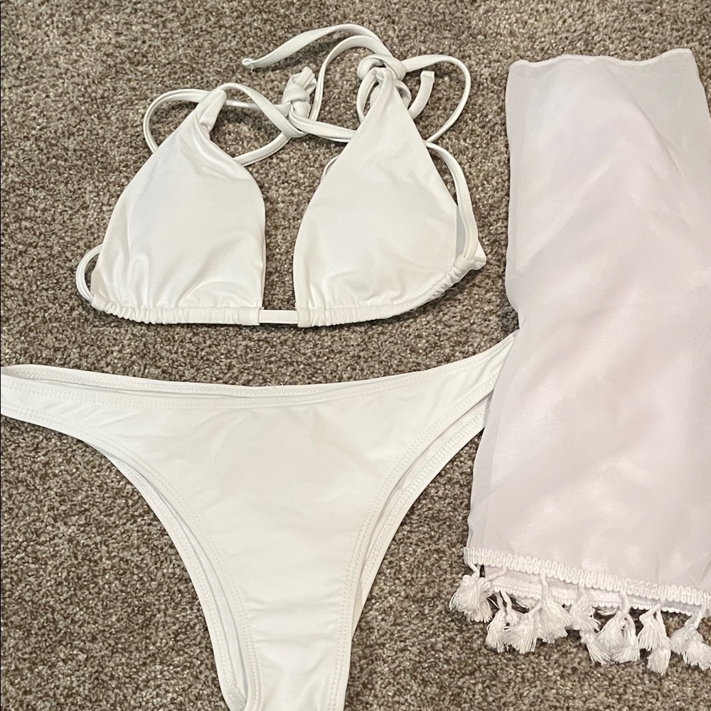 SHEIN Classic White Bikini Set